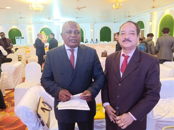 Mr Dipak Patil, Director – Harshdip Global Exim Pvt. Ltd., Baramati Pune, business meeting with foreign traders